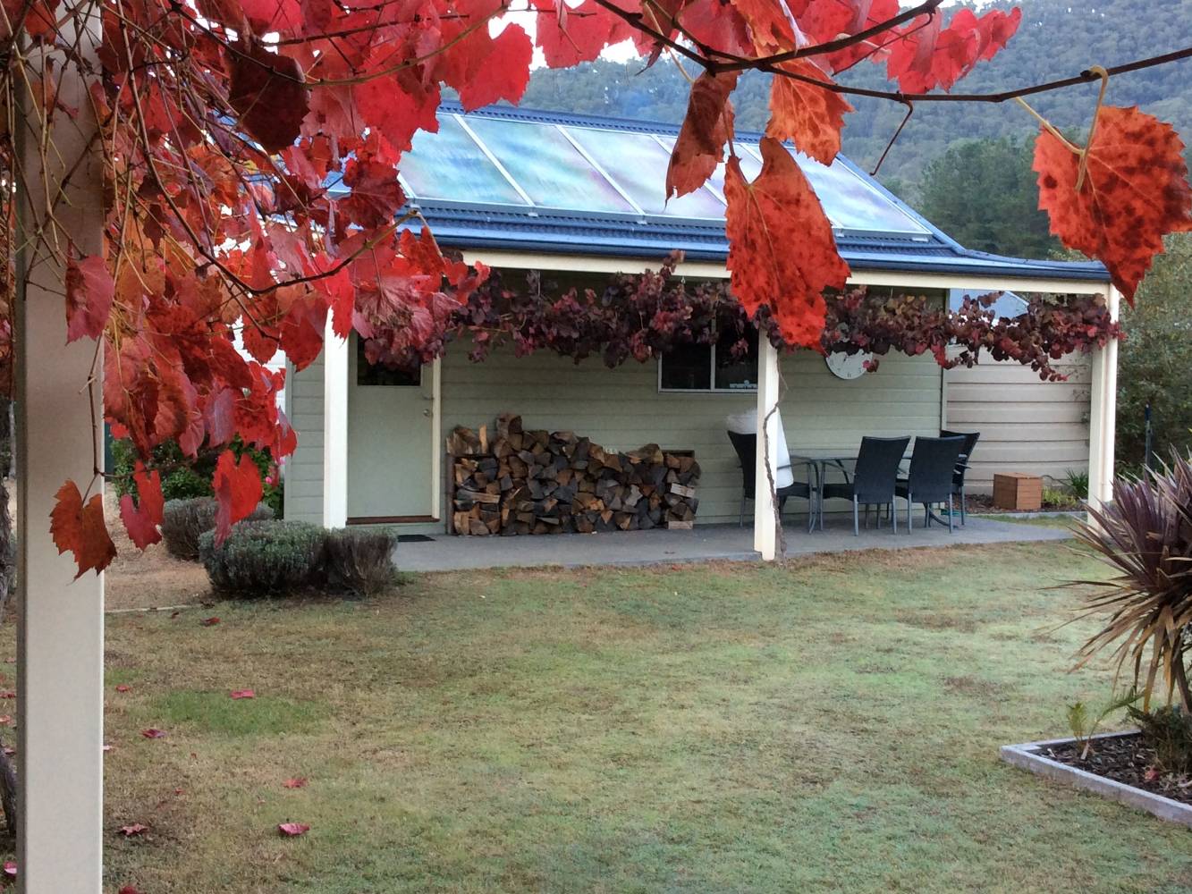 Single garage and workshop