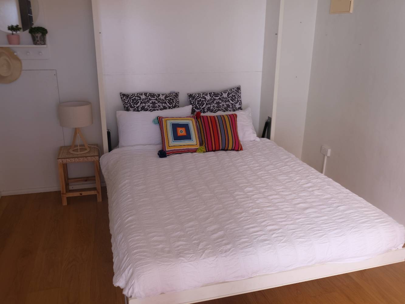 Bedroom with queen size bed