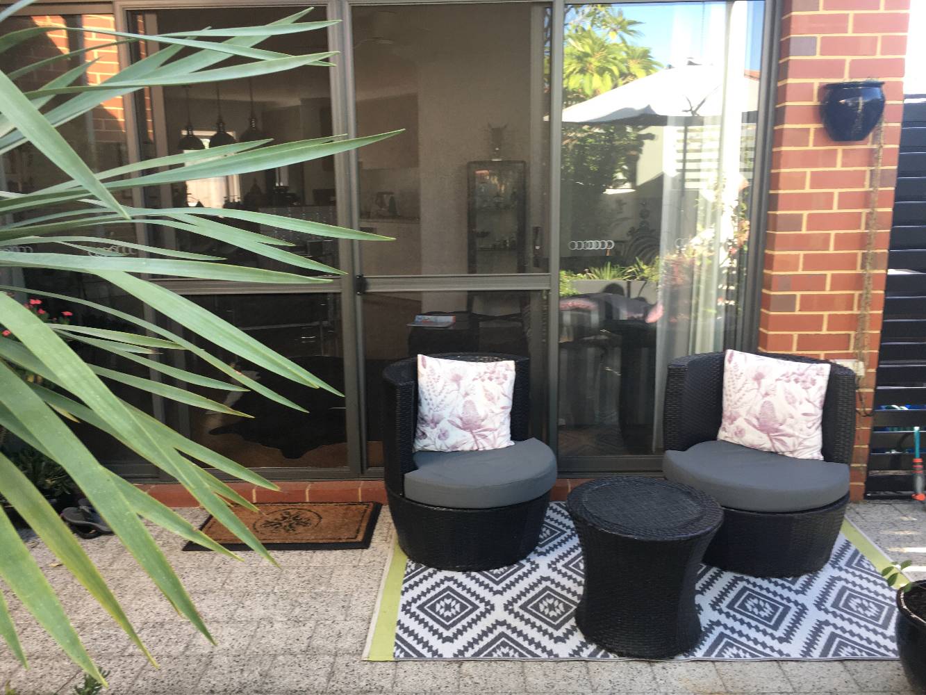 Courtyard seating