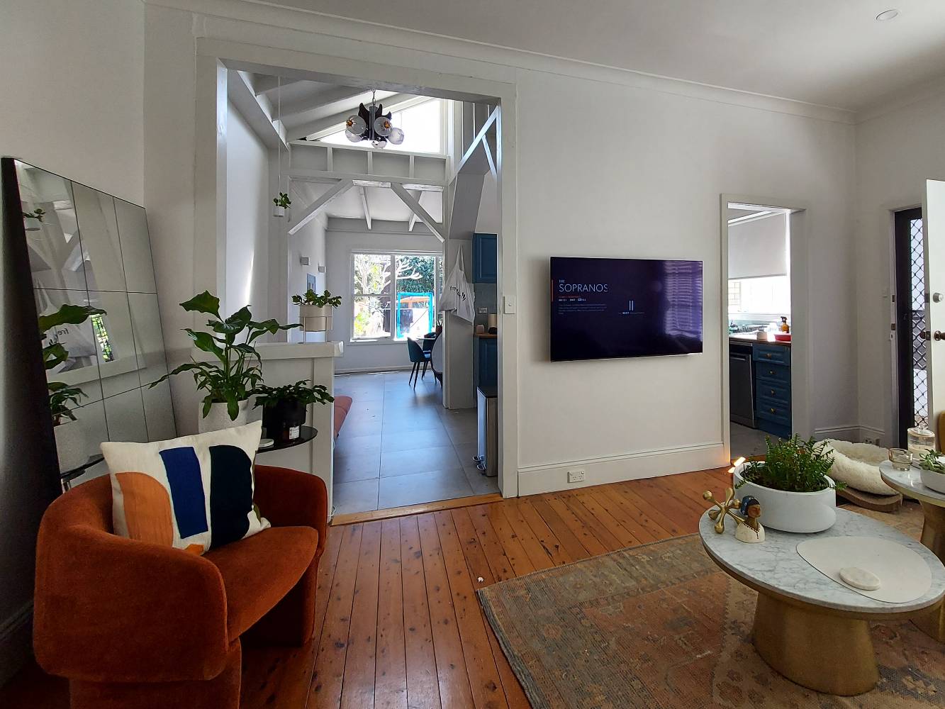 High ceilings, period features 
