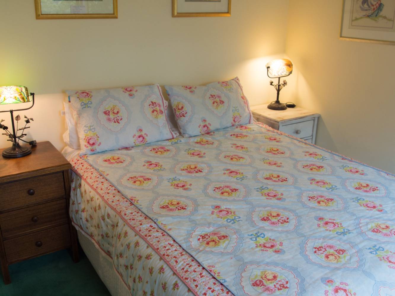 queen bedroom