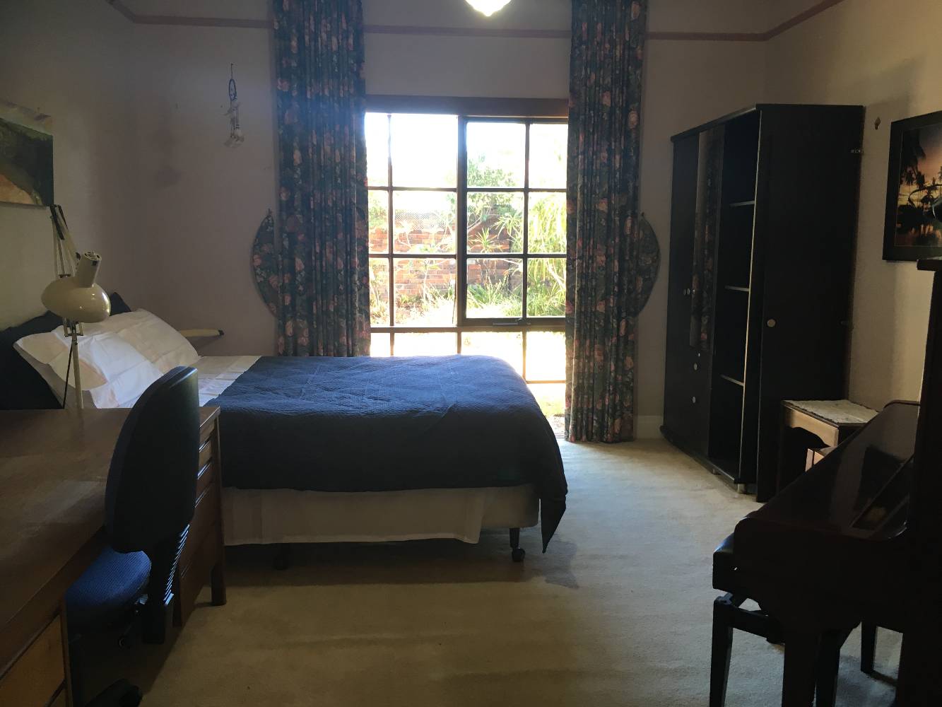 2nd (Double) Bedroom (Queen bed shown, also single bed)