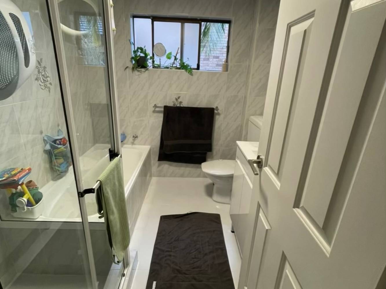 Main bathroom