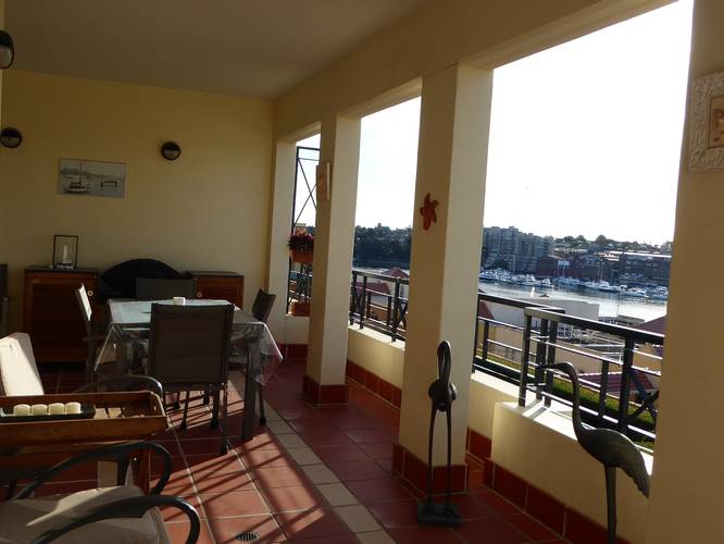 Front balcony with gas bbq nth facing