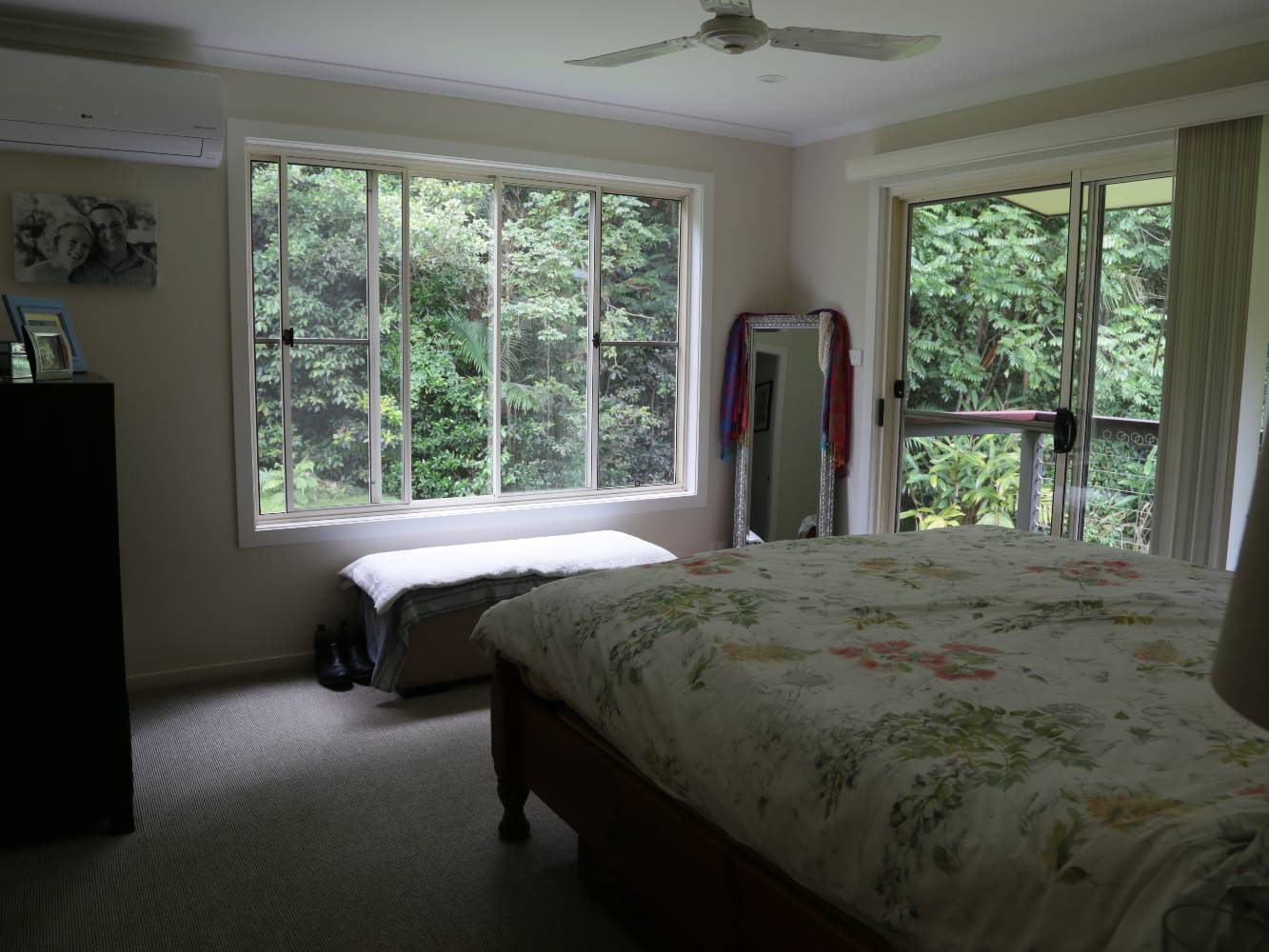 Main bedroom with WIR and double shower ensuite.