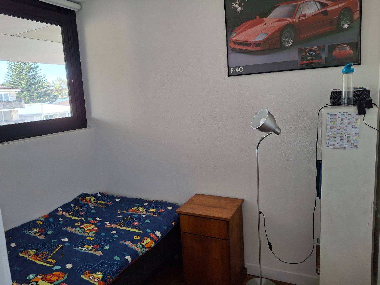 4th bedroom, king single bed