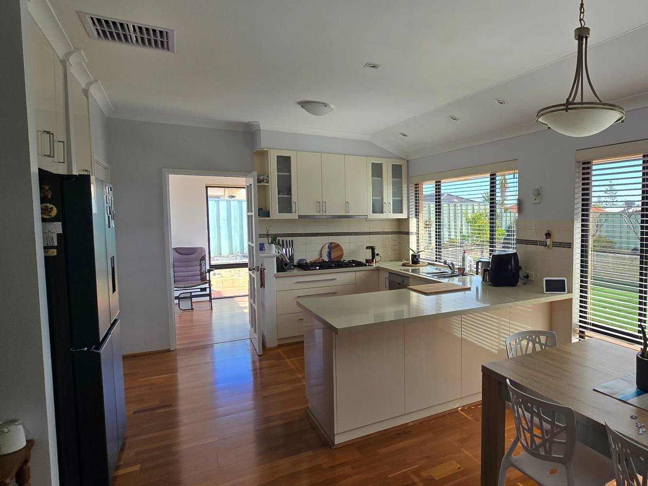 Kitchen & dining room