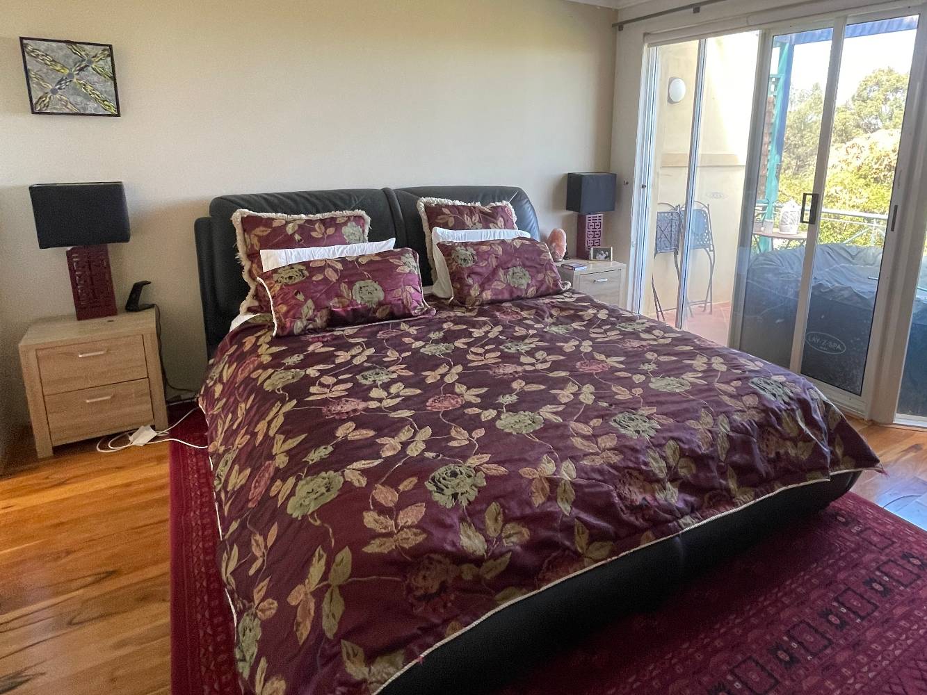 Main bedroom (spa on balcony)