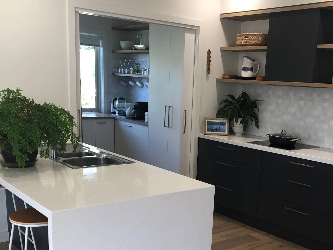 Kitchen/pantry
